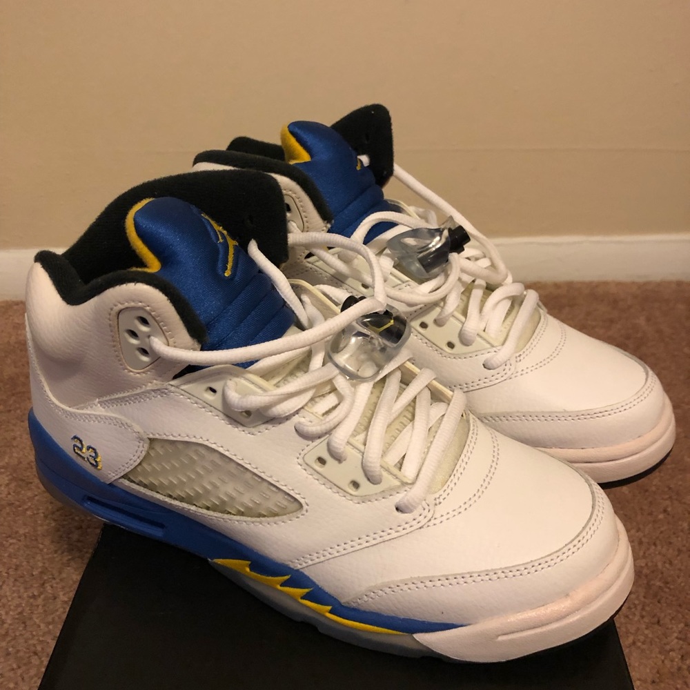 Jordan 5s “laney” size 5.5 youth